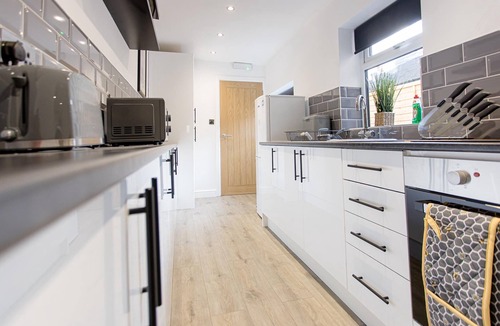 Stoke-on-Trent House | EXCLUSIVE MODERN NEWLY REFURBISHED HOME/CENTRAL LOCATION