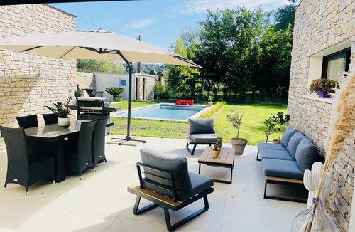 Roquemaure Villa | Exclusive - NEW - YOUR piece of Paradise - heated pool