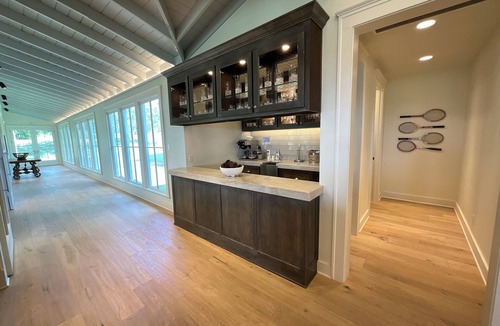 Athens House | Exclusive Ranch Retreat | Private Lakes & Expansive Lawn for Events