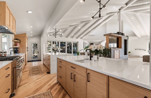 Olympus Cove House | Exclusive Resort Escape: Heated Pool, Spa & Pickleball by RedAwning