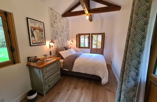 Boiscommun Bed & Breakfast | Exclusive Retreat in a Historic Railway Station near Orléans Forest