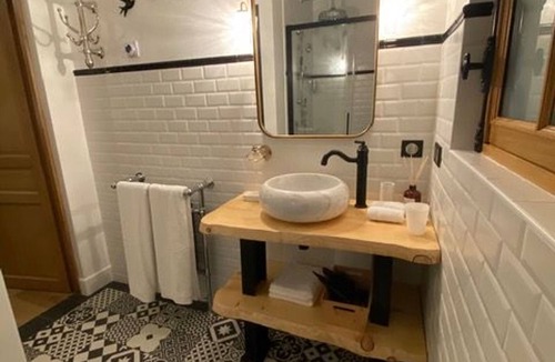 Boiscommun Bed & Breakfast | Exclusive Retreat in a Historic Railway Station near Orléans Forest