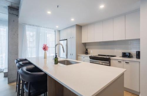 Old Montreal Apartment | Exclusive Sanctuary Elegance Meets Comfort