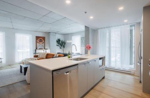 Old Montreal Apartment | Exclusive Sanctuary Elegance Meets Comfort