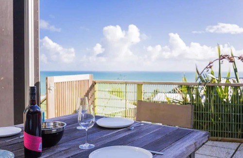 Muriwai House | Exclusive sanctuary on the west coast