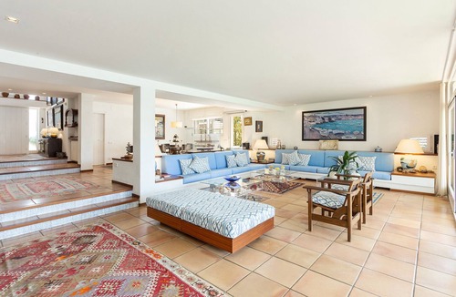 Portlligat Villa | Exclusive seafront villa