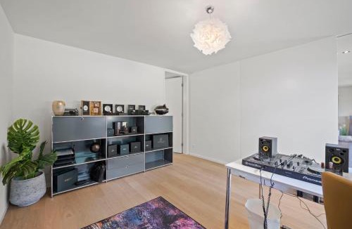 Hirslanden Apartment | Exclusive spacious Apt. with garden in Zurich