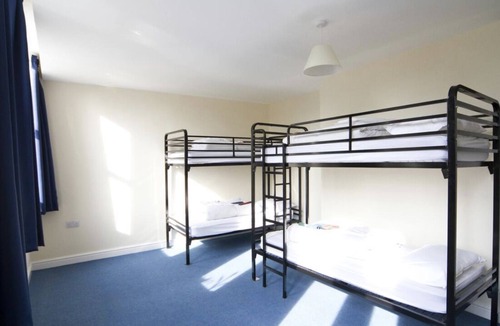 Alton Hostel | Exclusive use hostel with large kitchen, dining room, lounge and en-suite dorms.