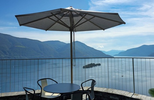Ronco sopra Ascona House | Exclusive Villa Paradiso with Heated Pool, Sauna and Stunning Lake Views