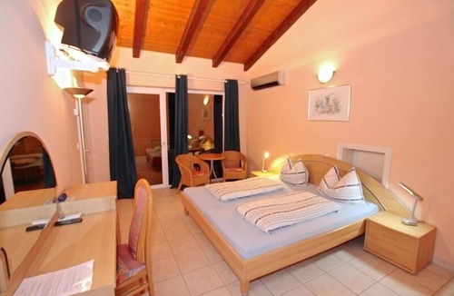 Kukci Hotel | Exclusive villa with pool, guest rooms with rich breakfast buffet