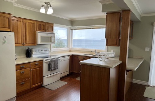Owen Sound House | Exclusive Waterfront enclave
