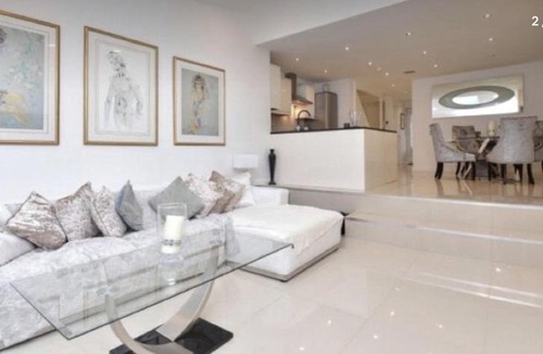 Weybridge House | Exclusive weybridge home