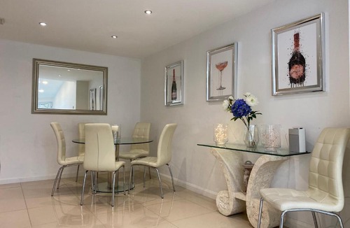 Weybridge House | Exclusive weybridge home