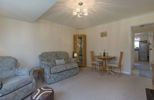 Dawlish Cottage | EXE VIEW, romantic, with a garden in Dawlish
