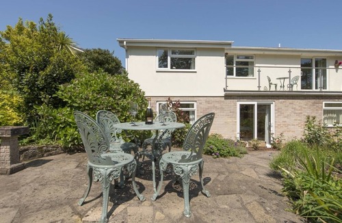 Dawlish Cottage | EXE VIEW, romantic, with a garden in Dawlish