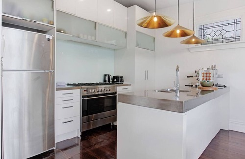 Grey Lynn House | Executive Ponsonby Abode w Heated Pool and Parking