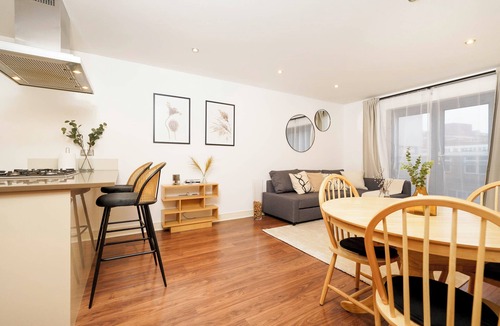 Dartford Apartment | Executive 1BR Zone1 | Smart TVs+Fast Wi-Fi