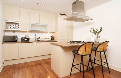 Dartford Apartment | Executive 1BR Zone1 | Smart TVs+Fast Wi-Fi