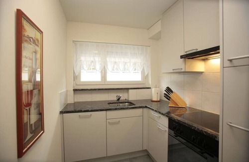 Seefeld Apartment | Executive 2 BD flat/city center (Hösch 1)
