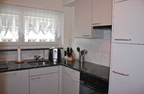 Seefeld Apartment | Executive 2 BD flat/city center (Hösch 1)