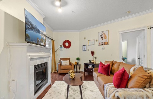 East Village Condo | Executive 2 bed 2 bath Riverfront condo