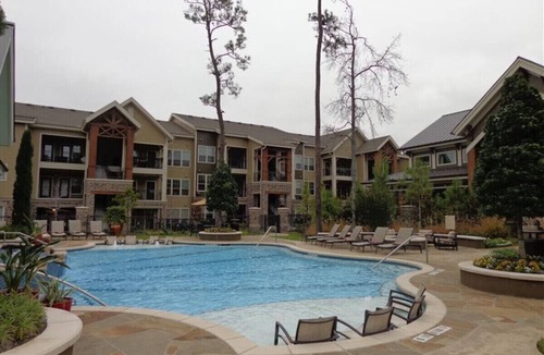 Grogan's Mill Apartment | Executive 2 Bedroom/2 Bath Condo in The Woodland