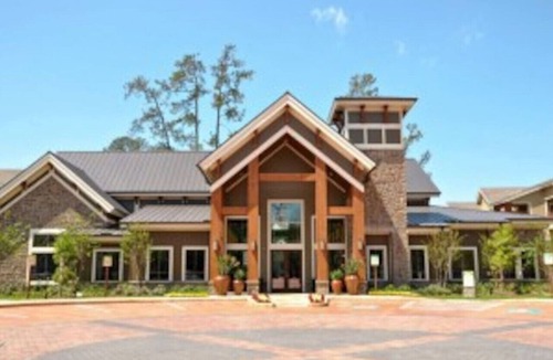 Grogan's Mill Apartment | Executive 2 Bedroom/2 Bath Condo in The Woodland