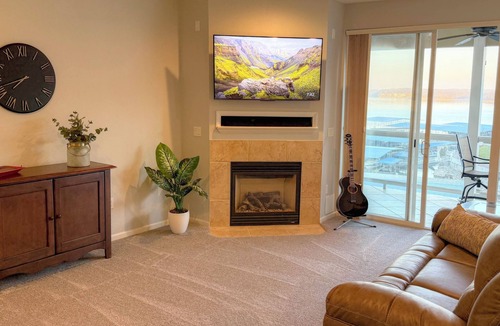 Osage Beach Condo | Executive 2 Bedroom Condo. Amazing Lakefront Views. Top Floor. No stairs.