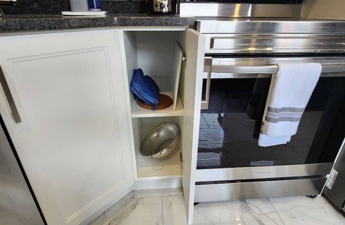 Walkerville Bed & Breakfast | Executive 2BD 58` TV+Wifi+AC+Parking+Kitchen