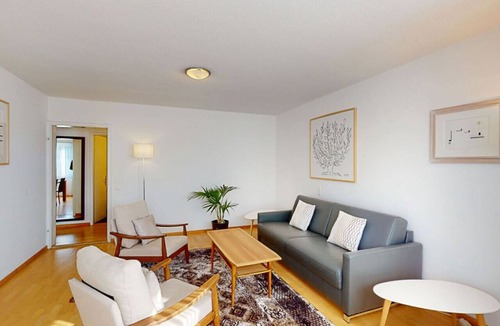 Seefeld Apartment | Executive 2BR apt near lake/city center (Dufour 4)