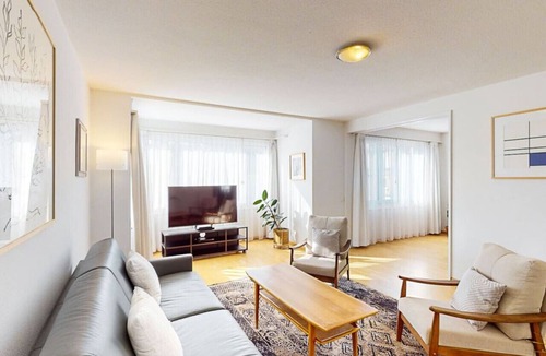 Seefeld Apartment | Executive 2BR apt near lake/city center (Dufour 4)