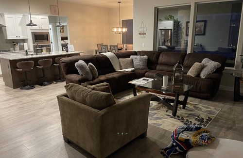 West Richland House | Executive 3 Bedroom with office