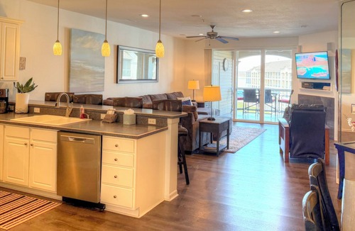 Osage Beach Condo | Executive 3 Bedroom Condo. Amazing Lakefront Views. Top Floor. No stairs.