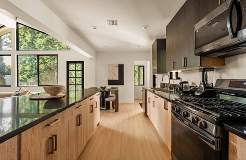 Universal City House | Executive 4BR/4BA Home Near Universal Studios