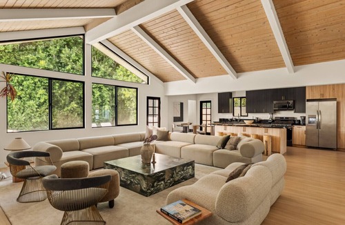 Universal City House | Executive 4BR/4BA Home Near Universal Studios