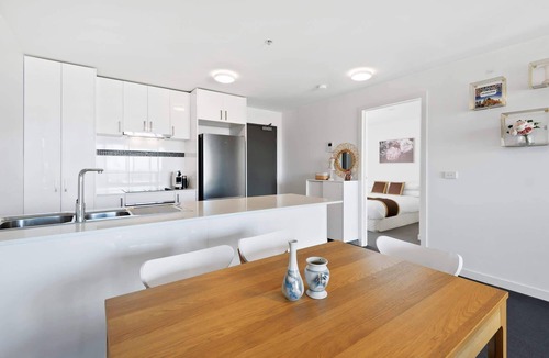 Sunshine Apartment | Executive and Spacious Apartment with Balcony