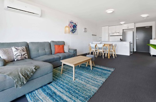 Sunshine Apartment | Executive and Spacious Apartment with Balcony