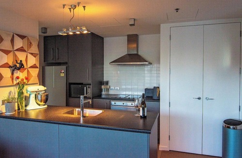 Wellington Apartment | Executive Apartment - Great Location Close to Attractions, Shops & Eateries