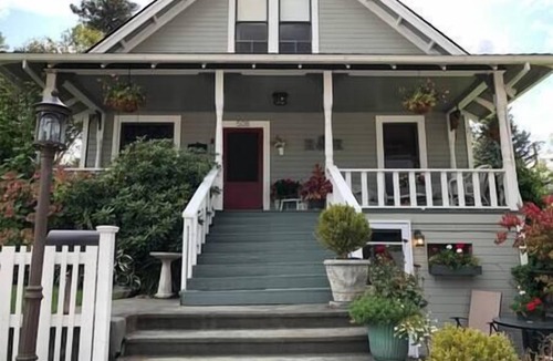 The Dalles Apartment | Executive Apartment Suite: Min. Stay 2+Days