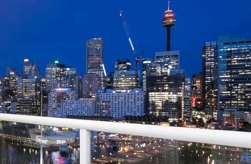 Darling Harbour Apartment | Executive apartment waterfront Darling Harbor ICC Sydney