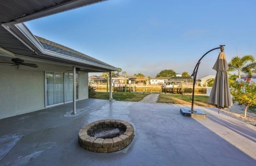 Bal Harbour House | Executive - Apollo Beach Waterfront 3 bed 2 bath with boat dock