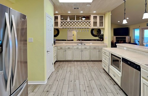 Port Aransas House | Executive Beach Paradise | Oceanfront, Pool