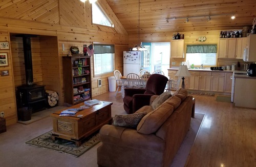 La Pine Cabin | Executive cabin in the woods!