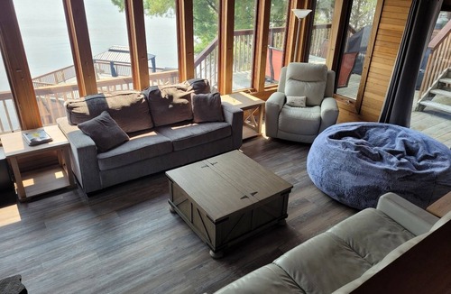Northern Ontario Cottage | Executive Cottage Clearwater Bay LOTW for rent by the month
