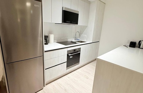 Central Erin Mills Apartment | 🌟 Executive Condo in Prime Erin Mills Location – Walk to Mall & Hospital 🌟