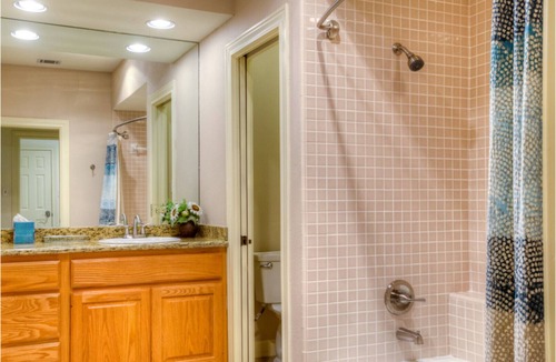 Barton Creek Lakeside Cottage | Executive Cottage in Barton Creek Lakeside