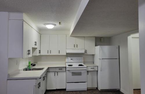 Brandon Apartment | Executive Cozy 2bedroom Basement Suite