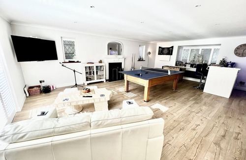 Waterlooville House | Executive Detached 5 Bedroom Home