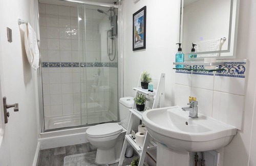 Willingham Apartment | Executive-Ensuite with Bath-Countryside view