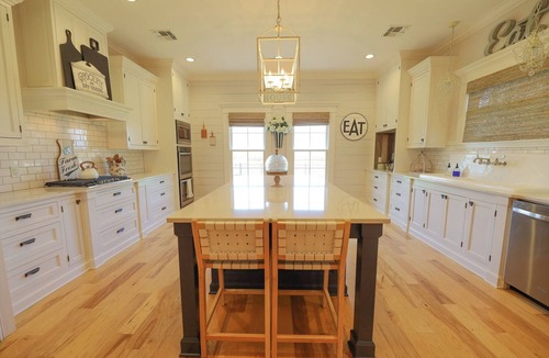 Delhi Other | Executive Estate - Serene 4-bedroom farmhouse perfect for the Busy Executive